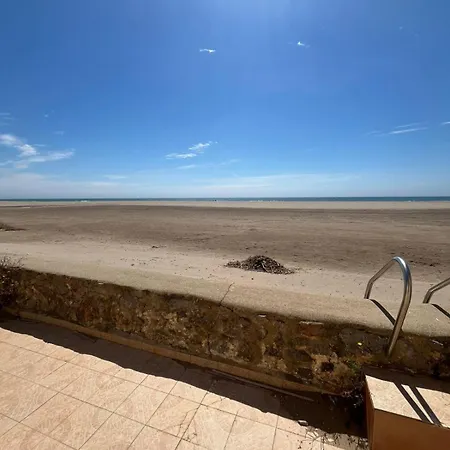 Spacious House In Front Of The Sea Of Fleury Holiday home Fleury (Aude)